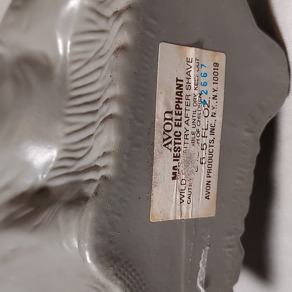 Vintage Elephant Majestic Avon Collectible in Original Box - Picture 4 of 9